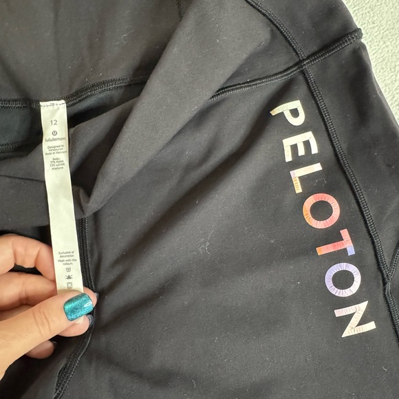 Peloton x Lululemon In Movement Leggings 12 - Picture 2 of 4